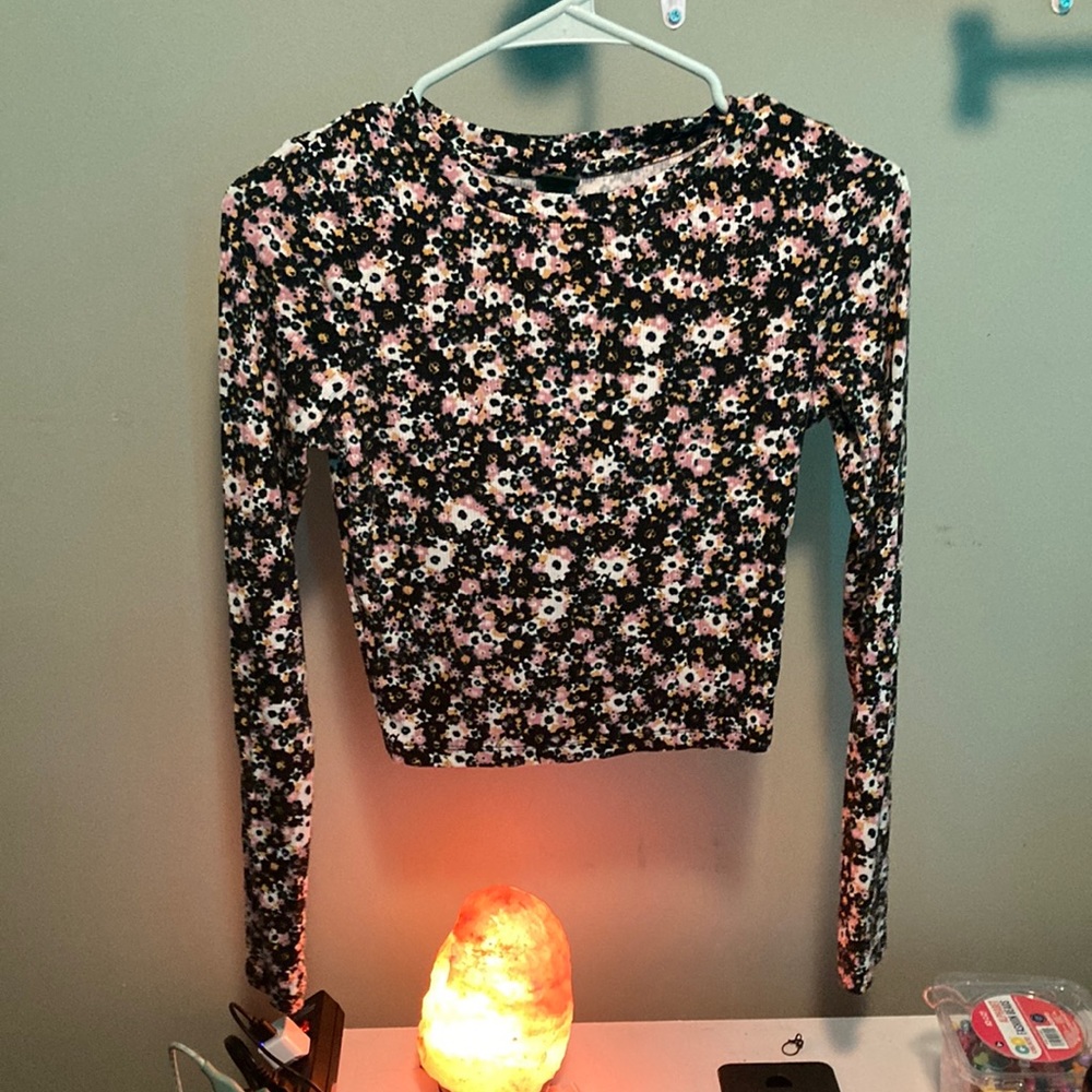 Long sleeve crop top